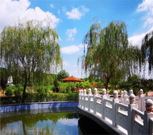 西安漢皇樹葬墓園的地理位置有哪些獨(dú)特之處？