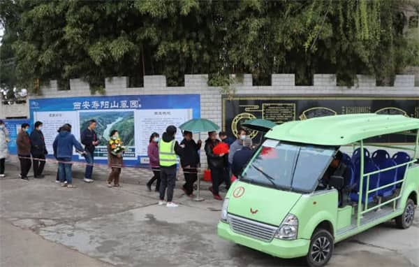 西安壽陽山墓園在花壇葬位的設(shè)計(jì)上有哪些考量，以確保其美觀與功能的兼具？