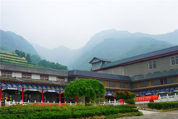 西安九龍山公墓圖片，與先人永別
