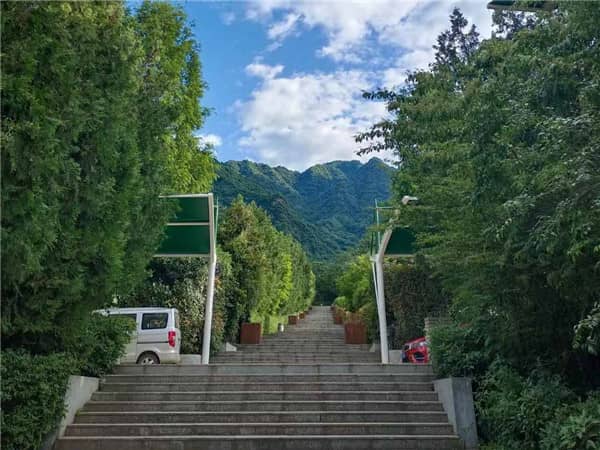西安九龍山公墓九真臺墓區(qū)目前有哪些租賃政策或優(yōu)惠活動？