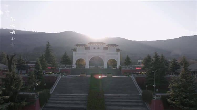 前往西安霸陵墓園祭掃，除了自駕外還有哪些便捷的公共交通方式？