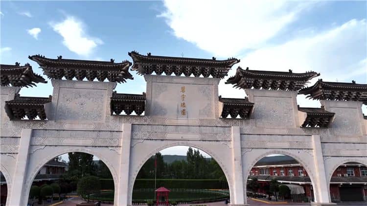 霸陵墓園的發(fā)展目標與服務理念是什么？