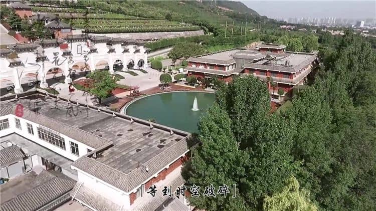 西安霸陵墓園新區(qū)的交通便利性如何體現(xiàn)，是否有多種交通方式可供選擇？