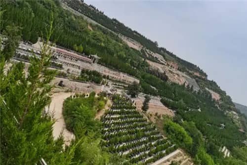 西安高橋墓園的自然環(huán)境有何特色？