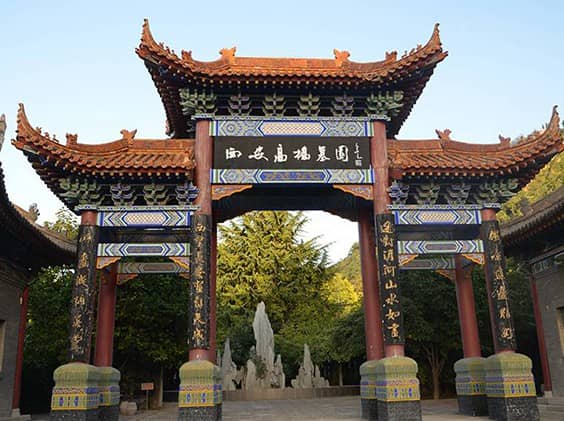去西安高橋墓園的公交有哪些？